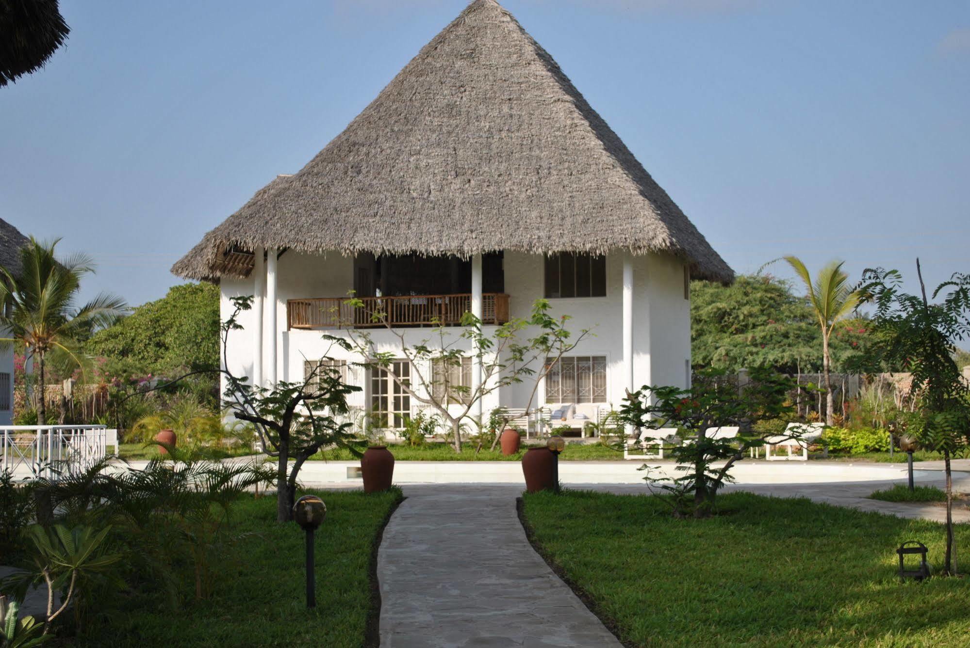 Kola Beach Resort Mambrui Exterior photo